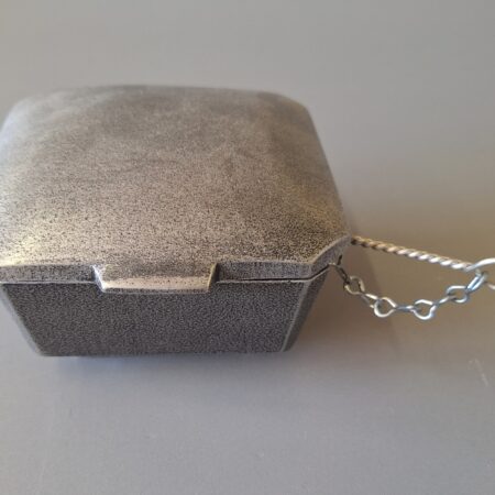 Weihwasserschale aus Aluminiumguss mit feiner Hammerschlag-/Struktur-Optik