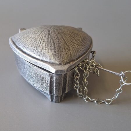 Weihwasserschale aus Aluminiumguss